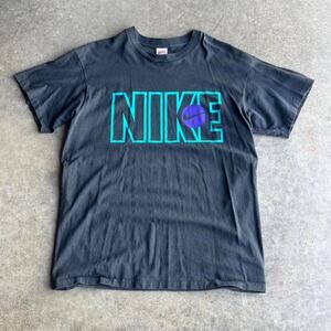 90s‎ nike spellout tee